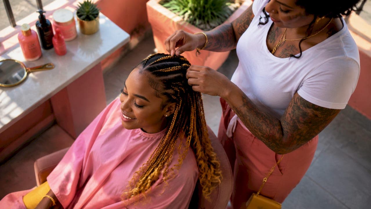 What Is Ombre Braiding Hair? Styles & Techniques